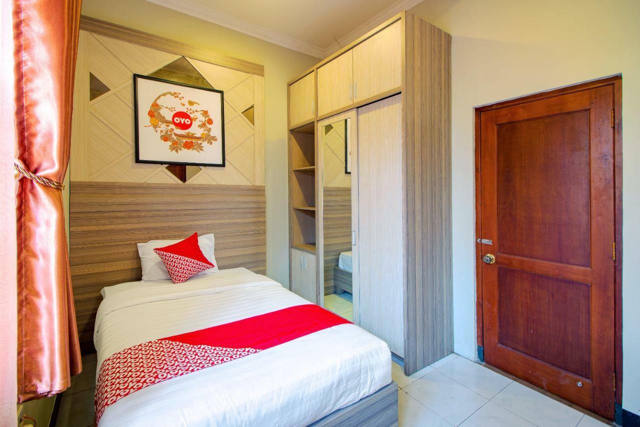 Oyo 1195 The Doctor'S Guest House Syariah Kejayan Exteriér fotografie