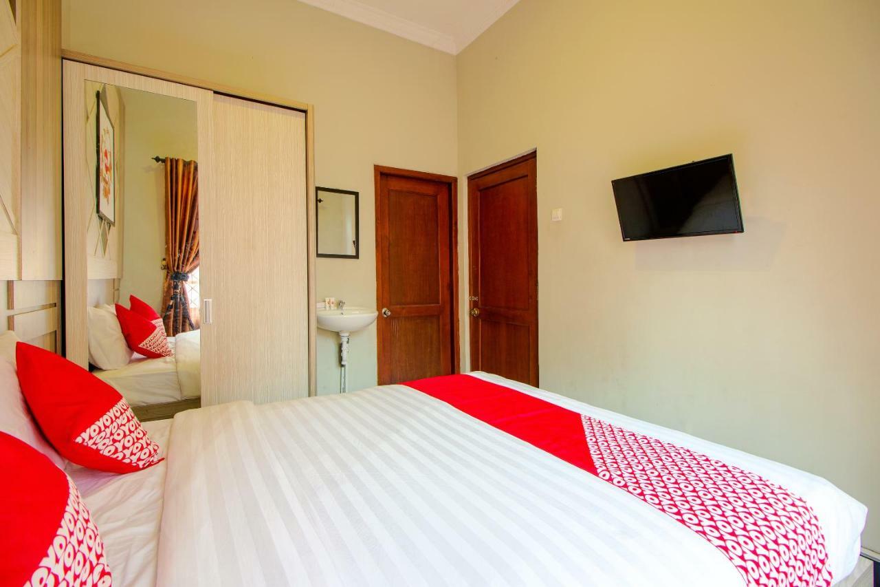 Oyo 1195 The Doctor'S Guest House Syariah Kejayan Exteriér fotografie