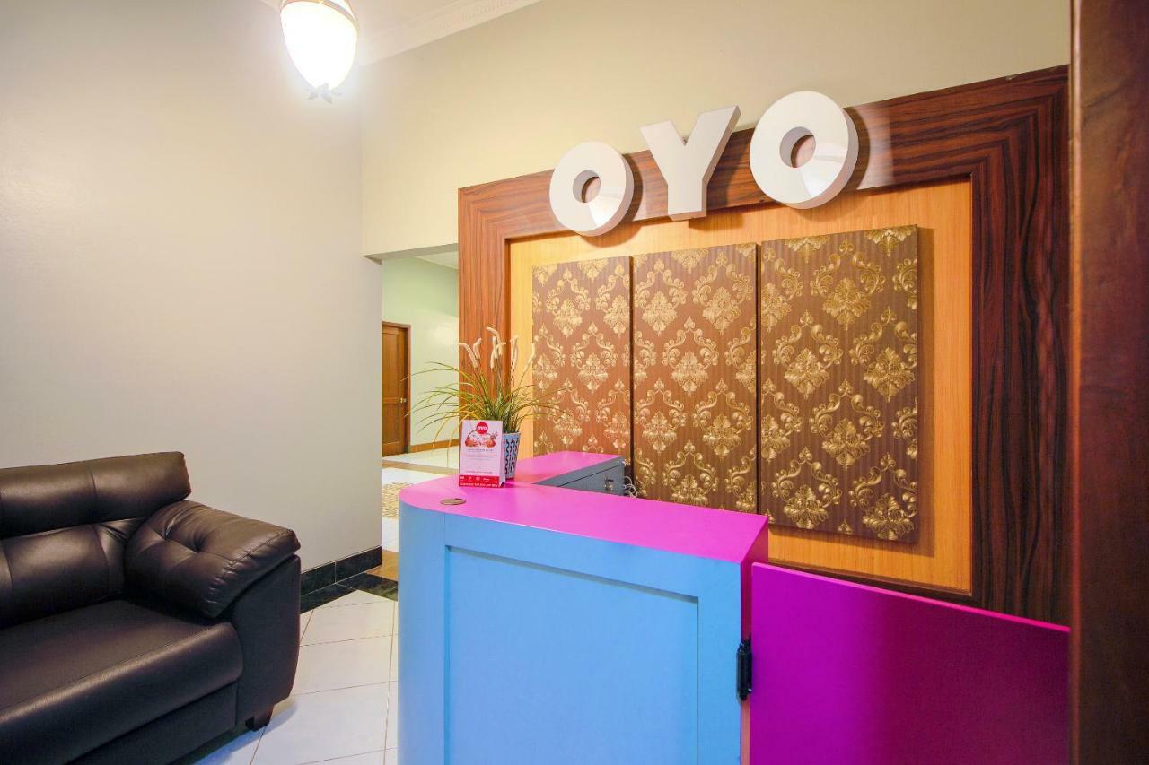 Oyo 1195 The Doctor'S Guest House Syariah Kejayan Exteriér fotografie