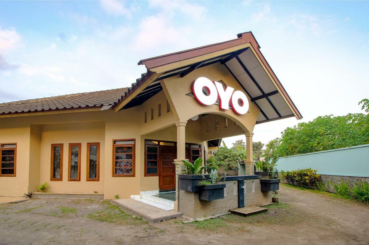 Oyo 1195 The Doctor'S Guest House Syariah Kejayan Exteriér fotografie