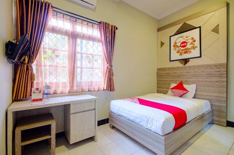 Oyo 1195 The Doctor'S Guest House Syariah Kejayan Exteriér fotografie